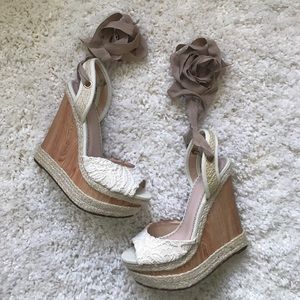 Cream Crochet Wedges